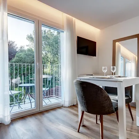 アパートホテル Blue