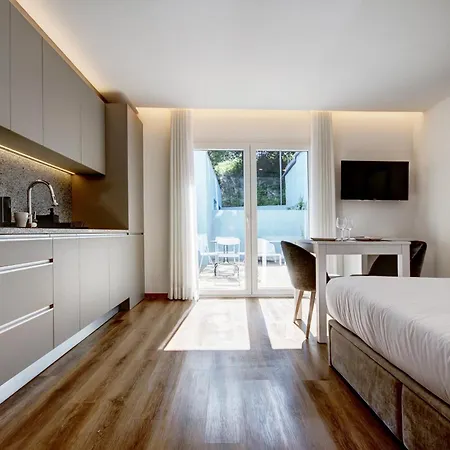 アパートホテル Blue